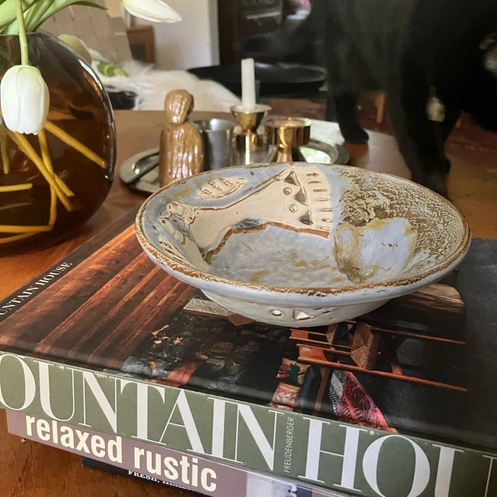 Unique Studio Pottery Bowl with Two Birds - Picture 7 of 7